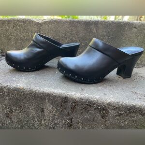 Dansko leather clog with nailhead trim. Womens 40EU, 9US